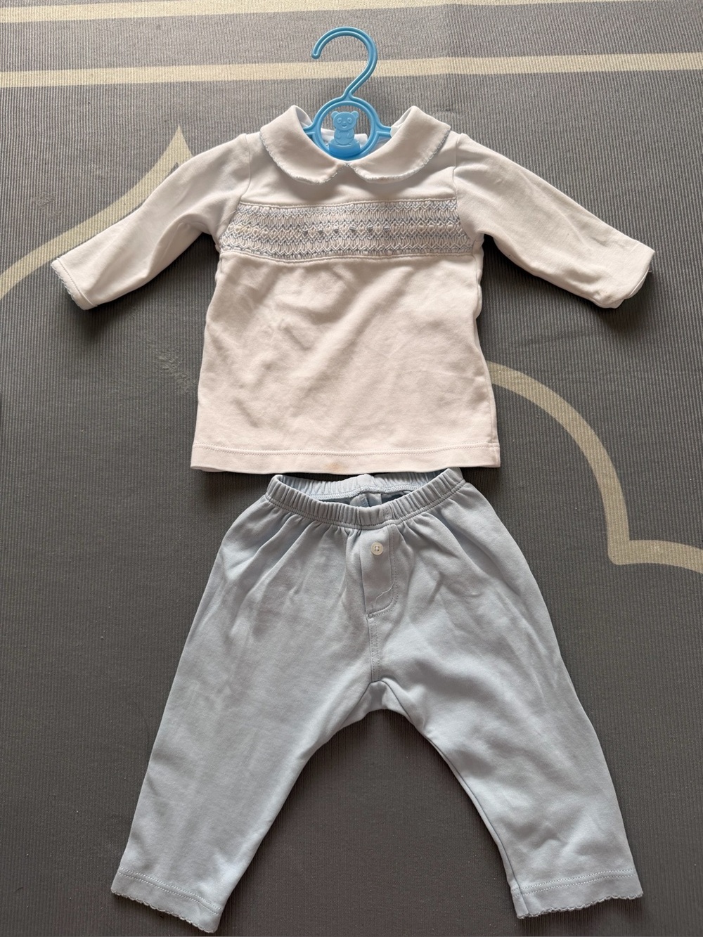 Magnolia Baby Smocked set sz 9 months